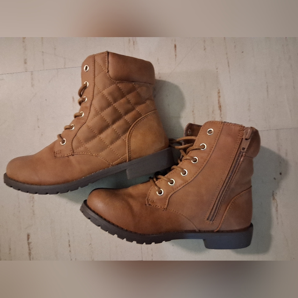 Women's Tan Quilted Ankle Boots